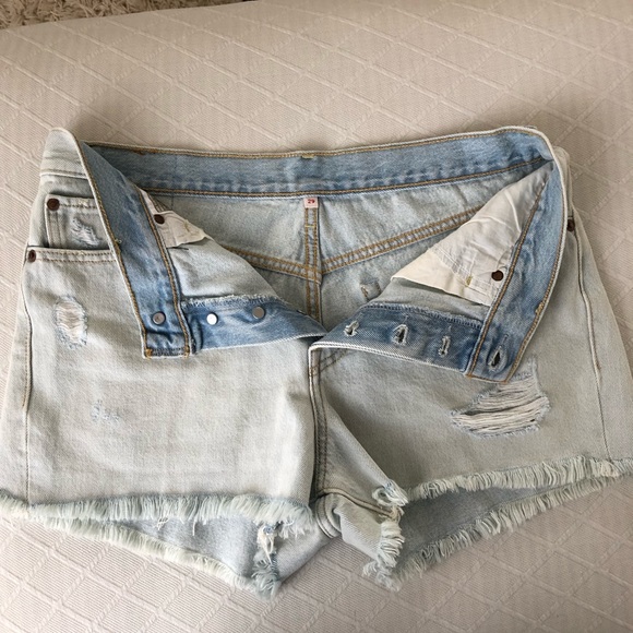 High rise Levi’s shorts 29 - Picture 3 of 9